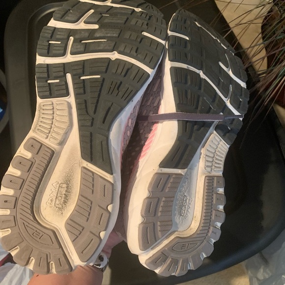 Brooks Adrenaline 21 Cushion Support 9.5 Running Shoes Athletic Walking Lilac - Picture 10 of 11